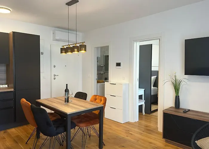 דירה Gold Shine זאדאר