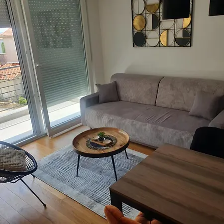 Apartment Gold Shine *
