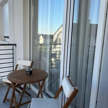 Gold Shine Apartment