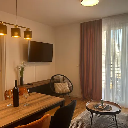 Apartment Gold Shine